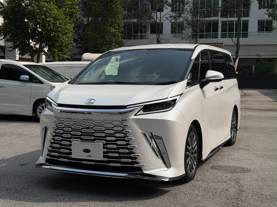 LEXUS LM500H VERSION L 12